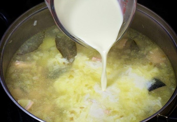 Чаудер з лосося з вершками Чаудер з лосося з вершками