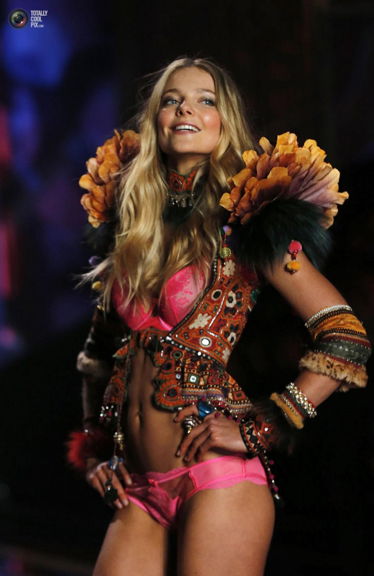 Показ моделей «Victoria's Secret» 2014 (фото)
