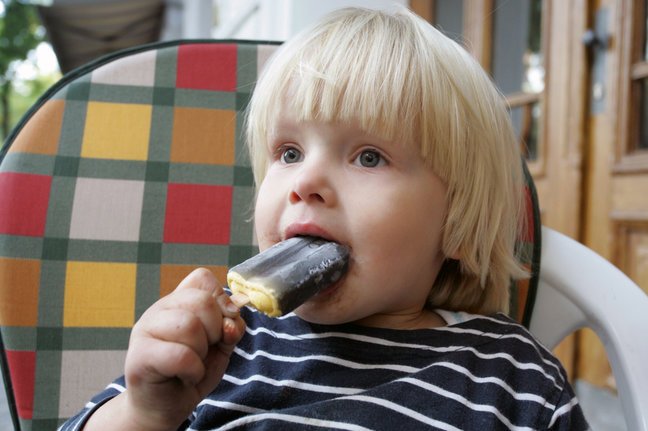 9 продуктів, небезпечних для дітей до трьох років 9 продуктів, небезпечних для дітей до трьох років