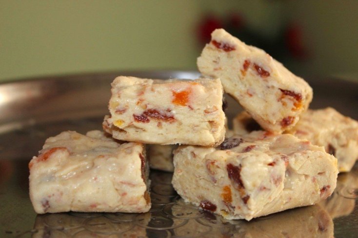 Бананові бурфи з горіхами, курагою і родзинками