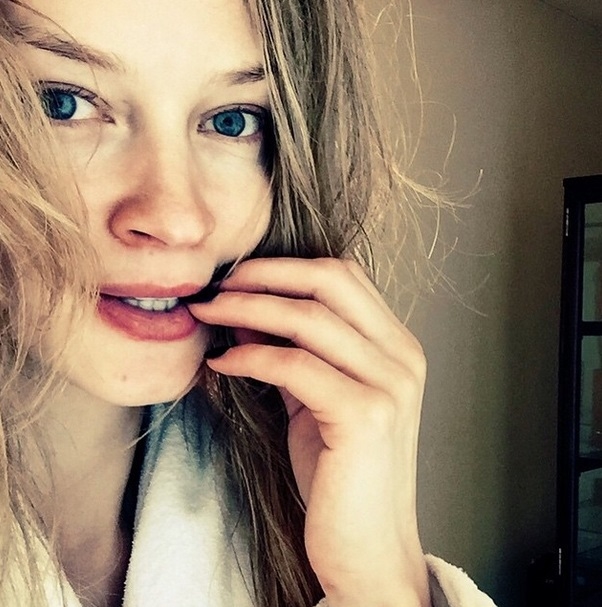 Светлана Ходченкова показала фото без косметики