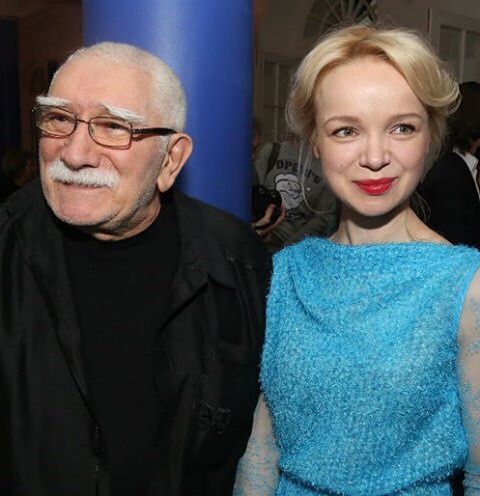 80-летний Армен Джигарханян женился в третий раз 80-летний Армен Джигарханян женился в третий раз