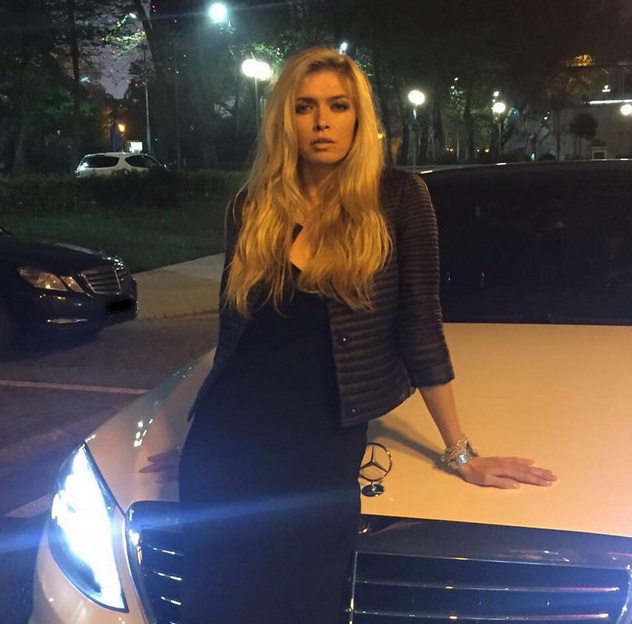 Вера Брежнева показала подросшую младшую дочь