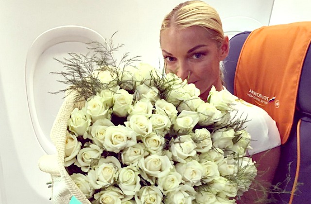 Волочкова показала себя абсолютно лысой Волочкова показала себя абсолютно лысой