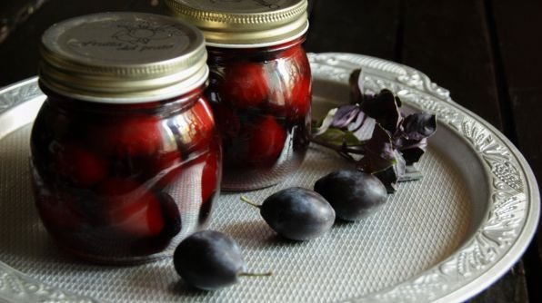 Маринованные сливы на зиму с чесноком Маринованные сливы на зиму с чесноком