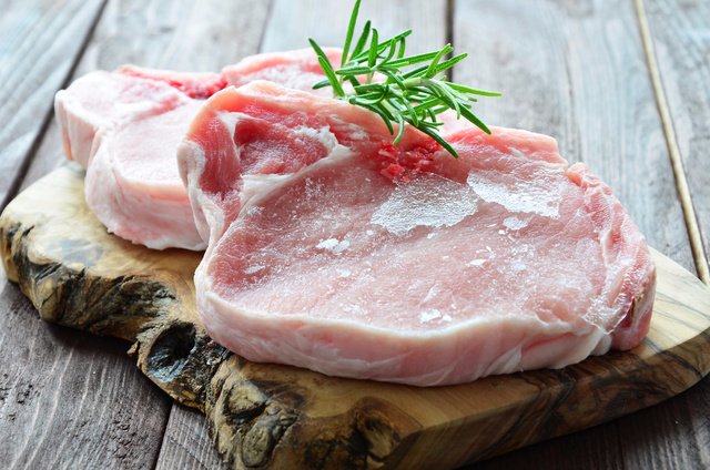 Самый быстрый и безопасный способ разморозить мясо Самый быстрый и безопасный способ разморозить мясо
