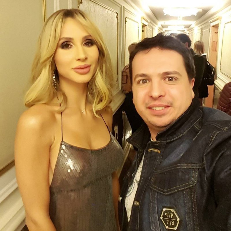 Светлана Лобода в откровенном наряде без белья затмила Глюкозу Светлана Лобода в откровенном наряде без белья затмила Глюкозу