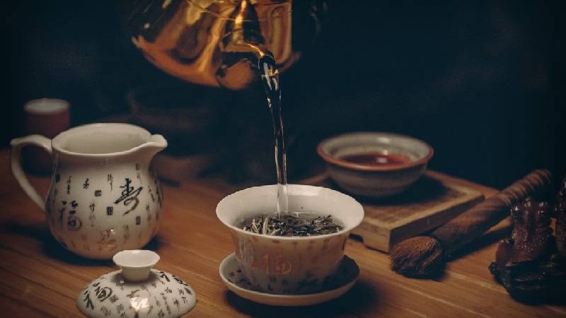 Что пить, чтобы быстрее уснуть: мнение эксперта по питанию