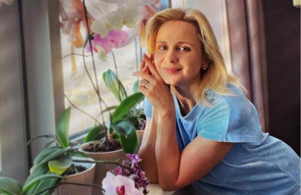 Лилия Ребрик показала стильное платье для прогулки по пляжу